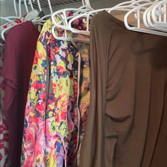 Meet your Posher, Ariana - Picture 1 of 1